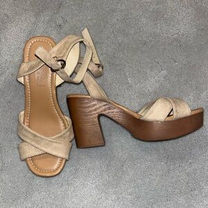 CUTE WEDGES w/ ANKLE STRAP